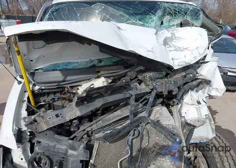 2017 GMC Savana 3500 Work Van z USA, uszkodzony, nr VIN 1GTZ7GFG8H1108467